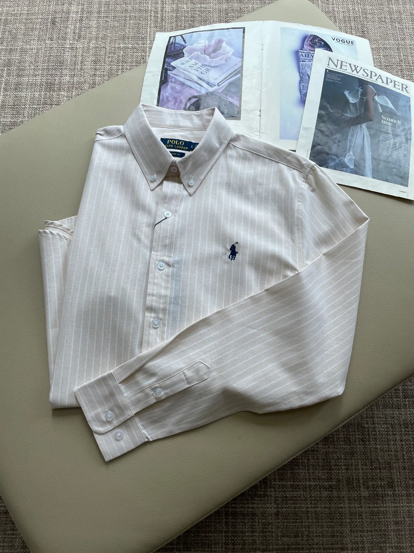 P220 🌸🌸🌸 POLO Ralph Lauren [High Quality] Classic shirt! The classic casual shirt made of pure cotton Oxford cloth has a unique design. It has a simple, clean and classic silhouette design. It is a versatile style that can be switched at will. The fabric feels soft and delicate, highly breathable, and is close to the skin and comfortable to wear. It can be worn alone as an inner layer. Its versatile performance is beyond your imagination! The upper body of the ready-to-wear is simple and classic yet elegant! Size:M-XXL